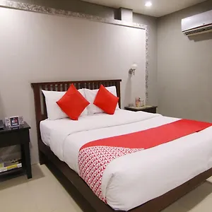 ** Hotel Oyo 103 Artina Philippines
