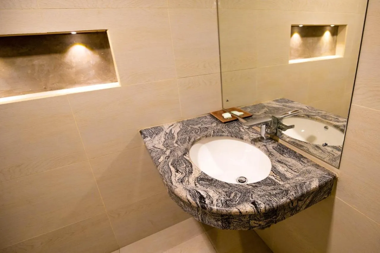 Hotel Ganthera Kandy